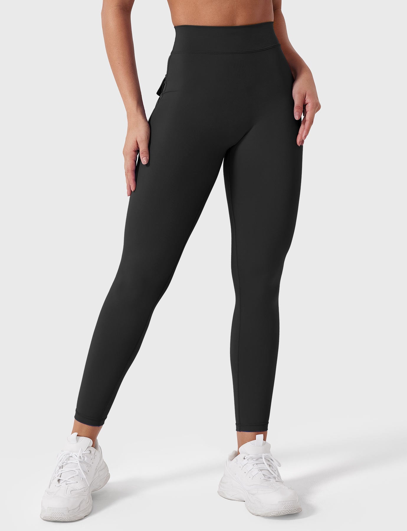 Tebeary V-Back Charm Leggings