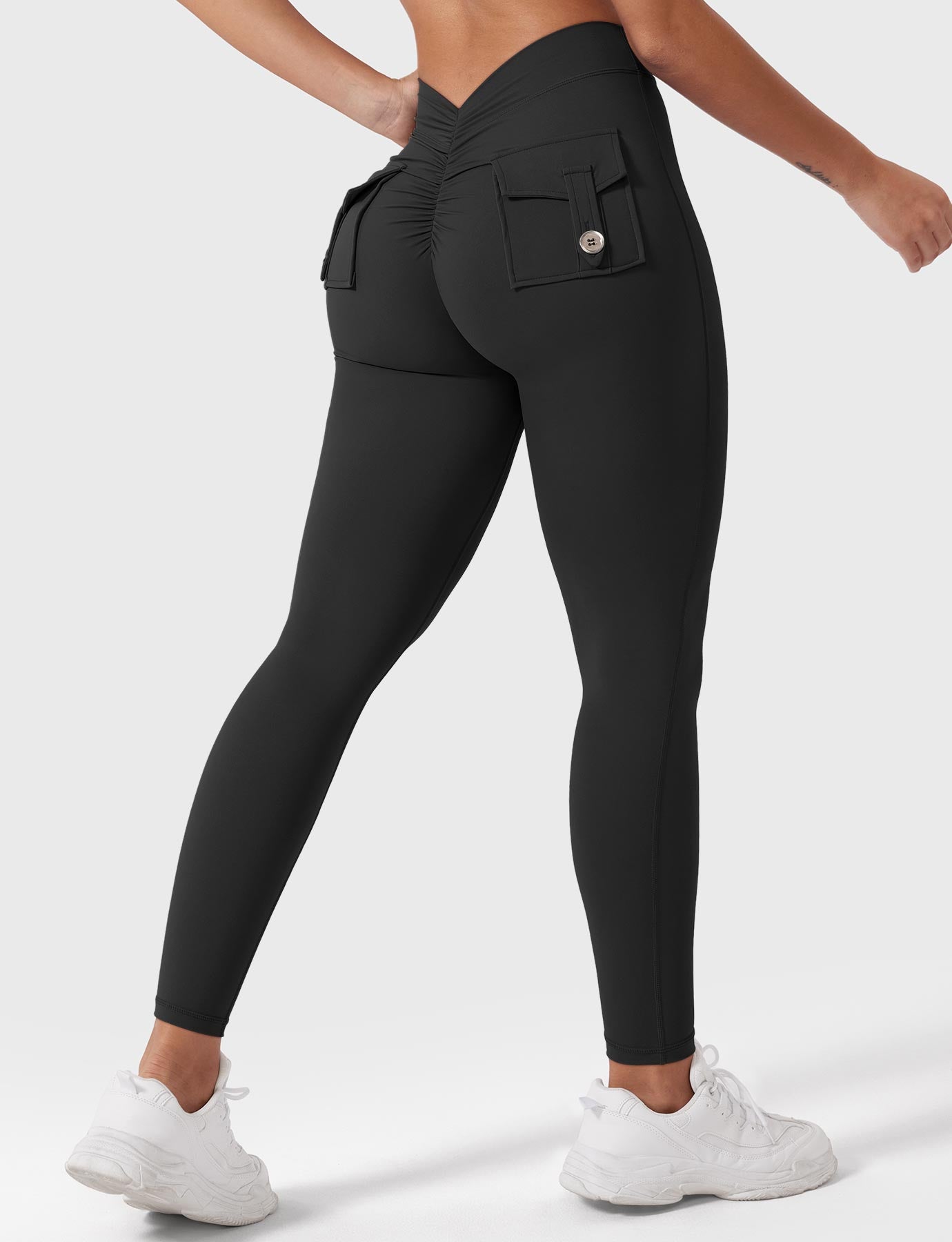 Tebeary V-Back Charm Leggings