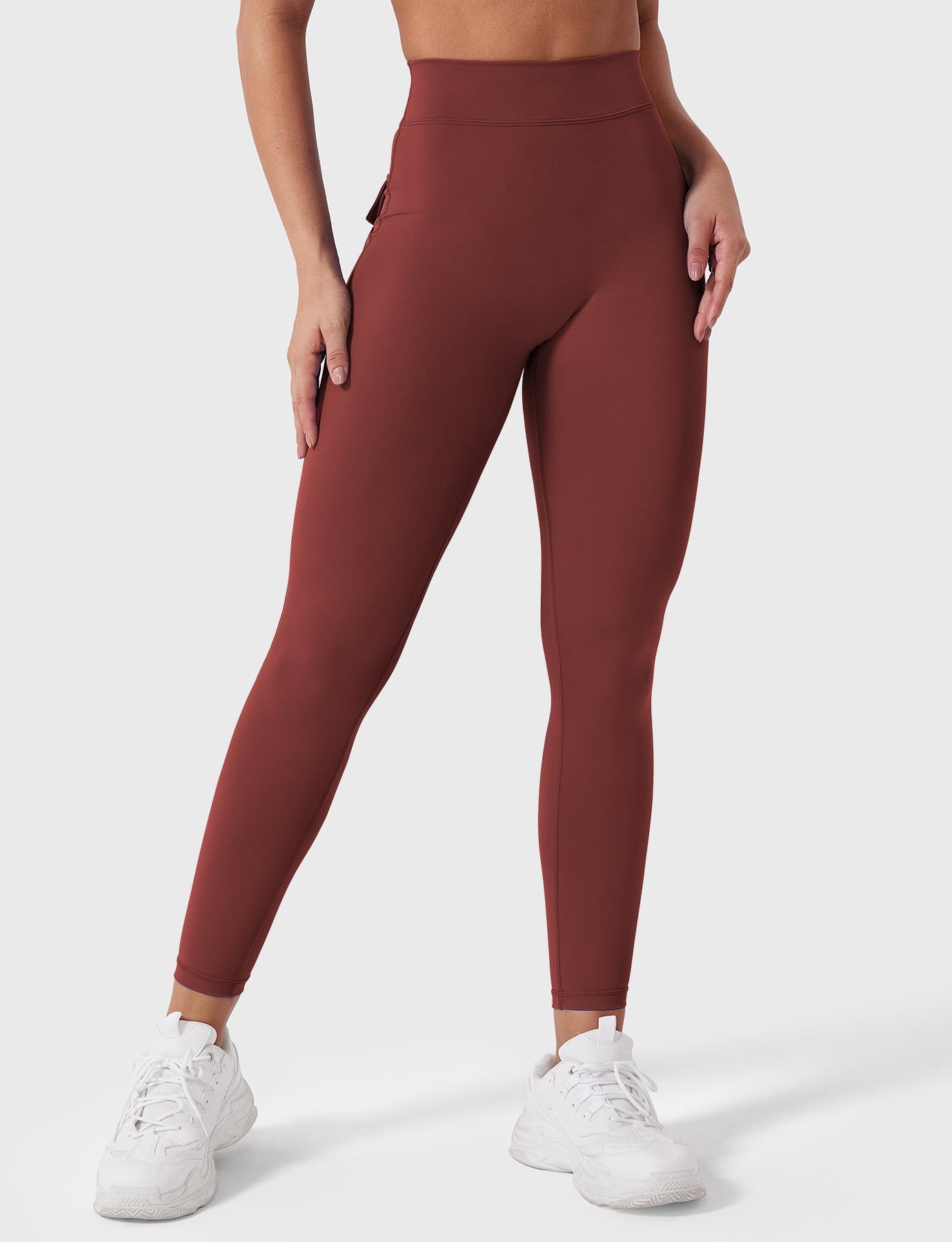 Tebeary V-Back Charm Leggings