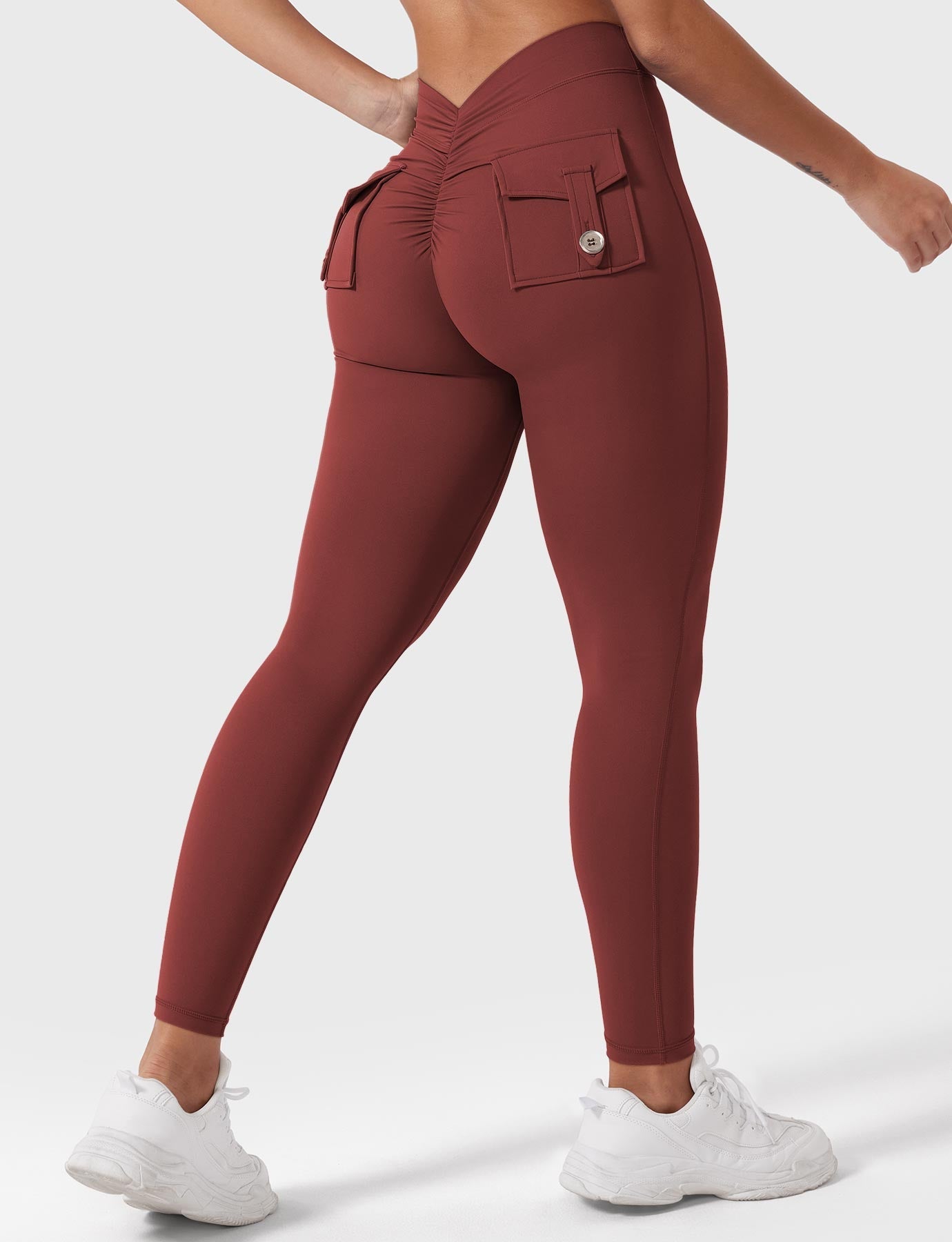 Tebeary V-Back Charm Leggings