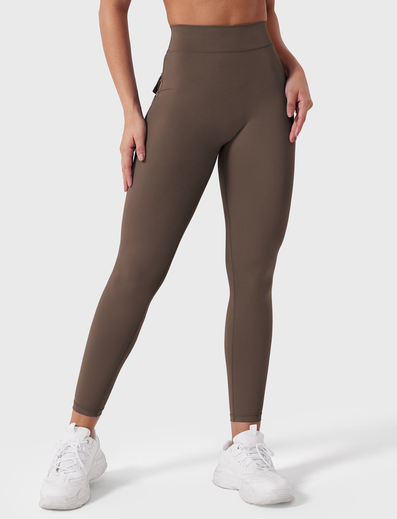 Tebeary V-Back Charm Leggings