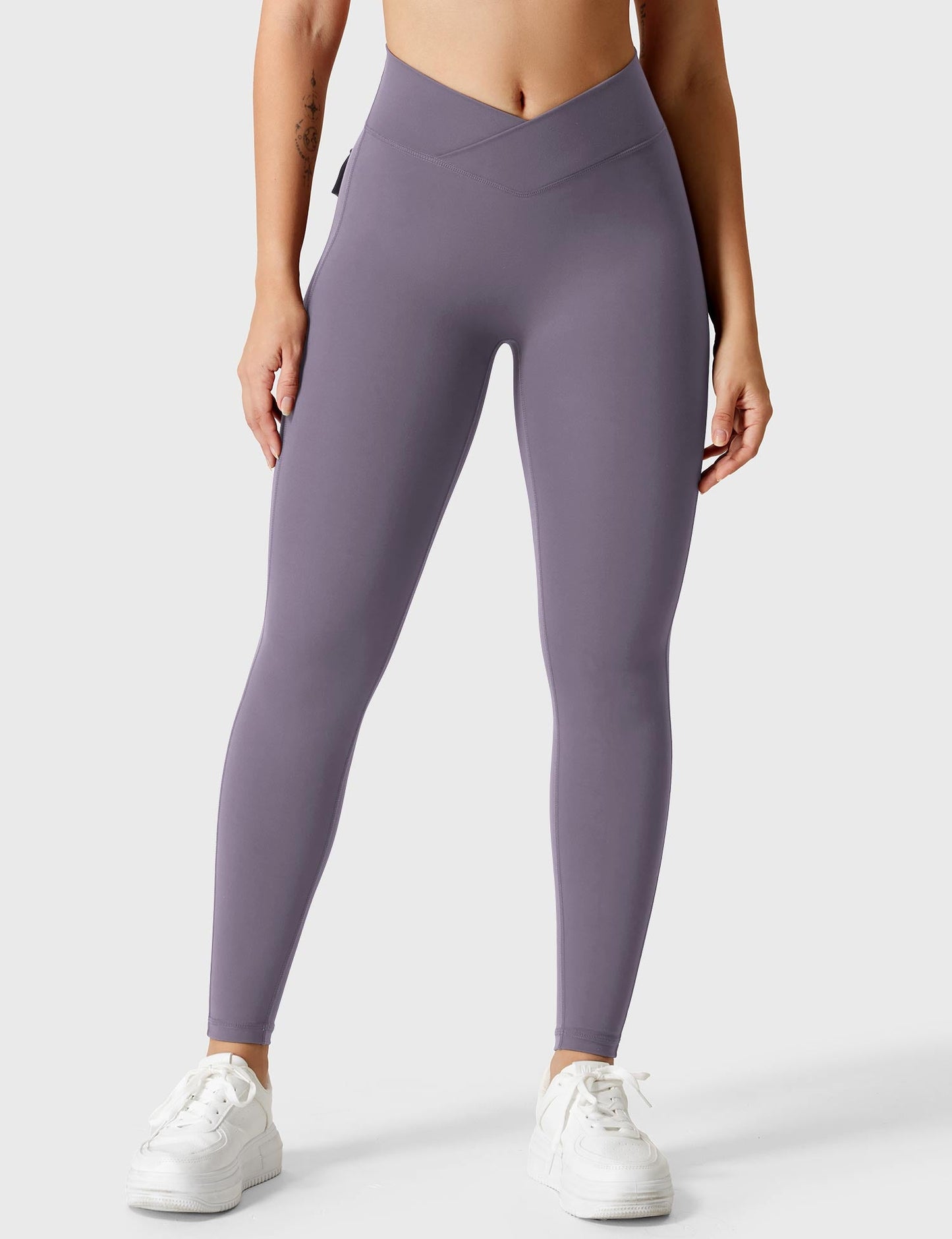 Tebeary V-waistband Charm Leggings