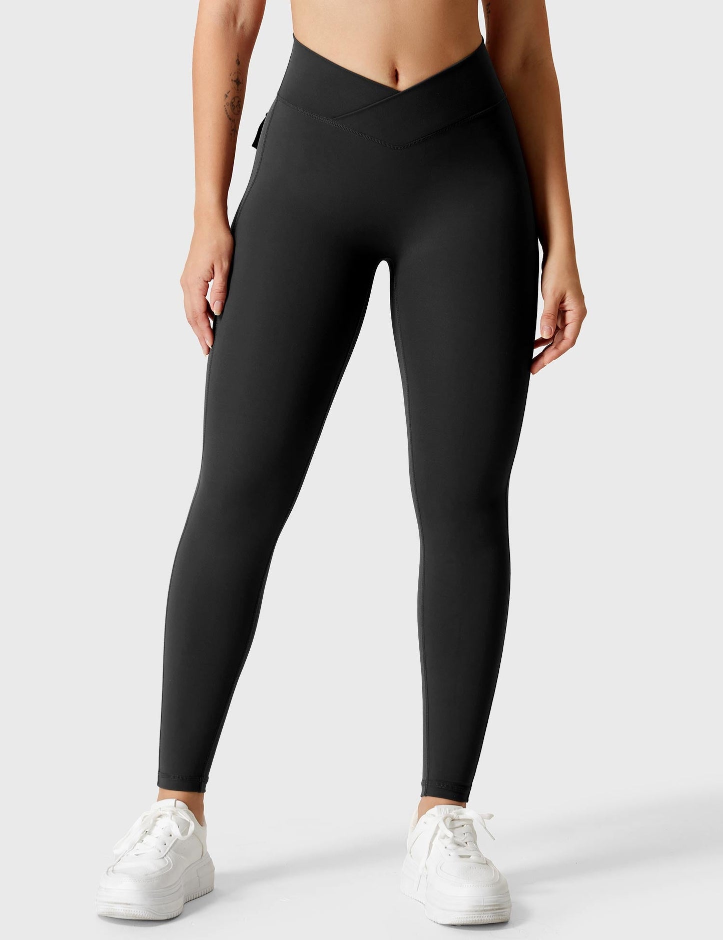 Tebeary V-waistband Charm Leggings
